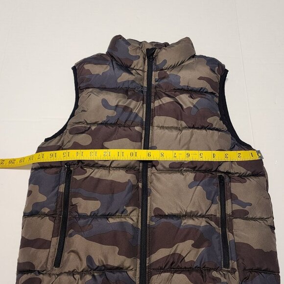 Gap Kids size L / 10-11 boy camo puffer vest outerwear - Picture 6 of 7